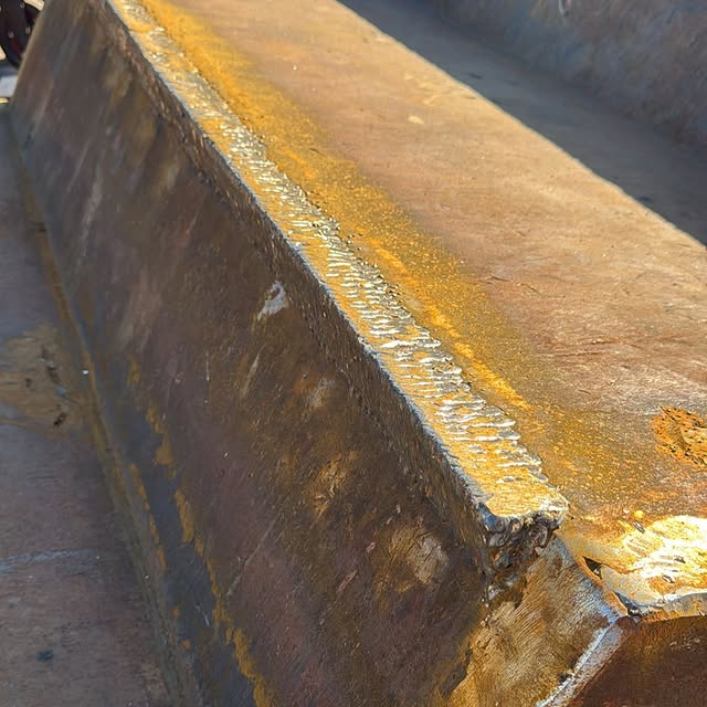 🔧 
Naši chlapi dotáhli do konce kompletní renovaci semi-mobilních nůžek ŽĎAS CNS 730 pro TSR Brno - Modřice.💪