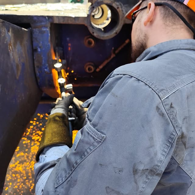 🔧 Generální oprava nůžek Metso Lindemann 616 v Bratislavě úspěšně dokončena! 💪